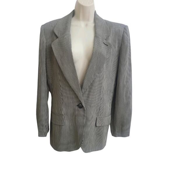Women's Pinstripe Blazer Size 10 Black White Classic Professional Plus Chic - Picture 1 of 7